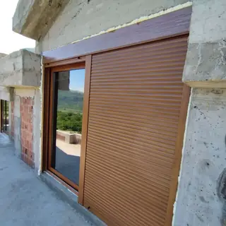 Roletne i komarnici na prozorima, Podgorica i Crna Gora