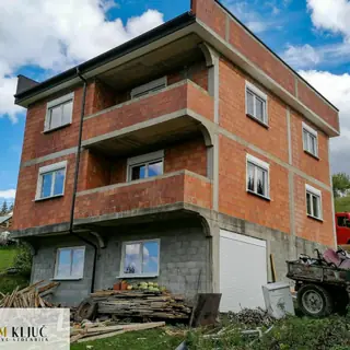 Stambeni objekat sa novom stolarijom, Podgorica i Crna Gora